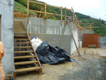 Dome Retaining Walls (08.10.2013)